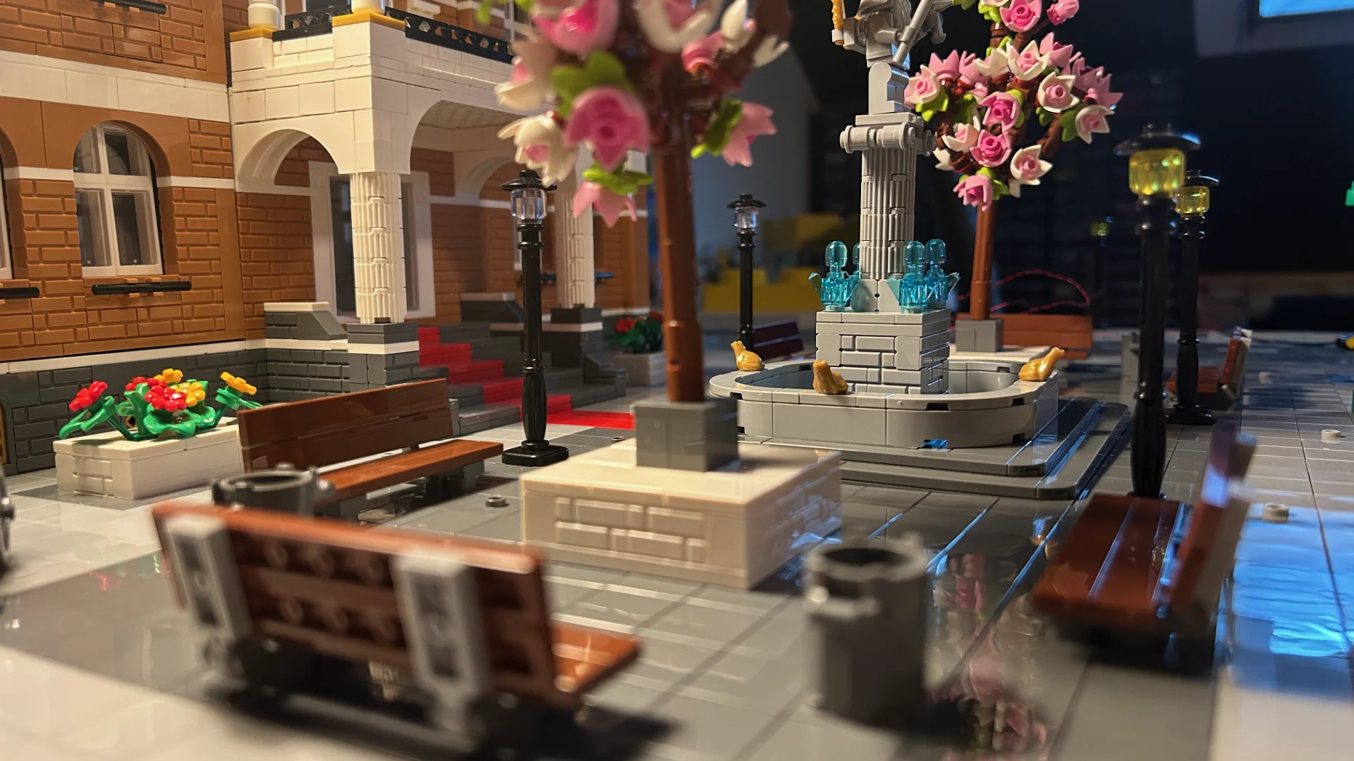 Brickhof City MOC City Square